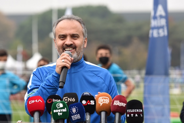 Bursa’da 250 bin çocuk sahaya iniyor
