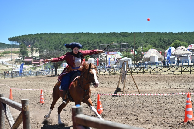 Ata sporlarında renkli buluşma
