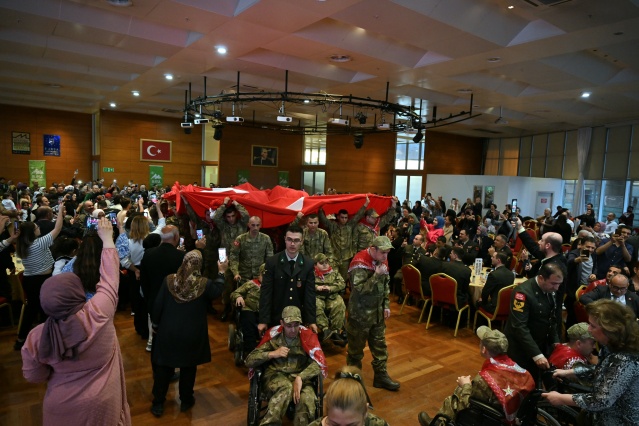 Bursa'da Engelli Gençler Üniforma Giymenin Heyecanını Yaşadı