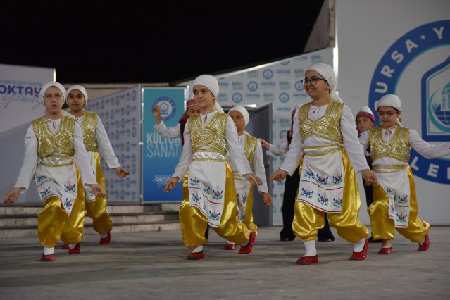 Yıldırım’da ‘Erguvan Zamanı’ Coşkusu