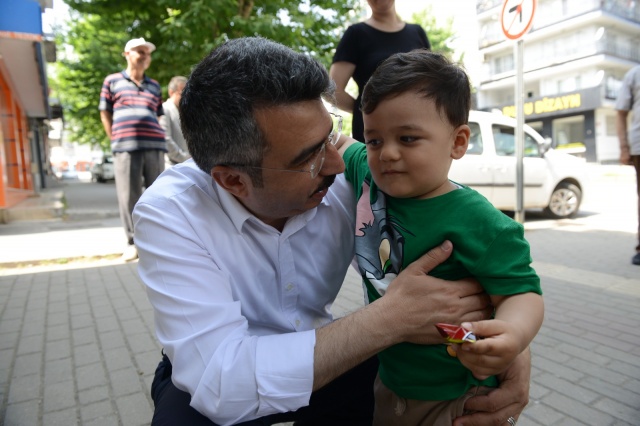 Başkan Yılmaz 1 Ayda 15 Mahalleyi Ziyaret Etti