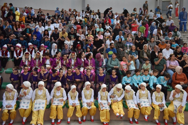 Yıldırım’da ‘Erguvan Zamanı’ Coşkusu