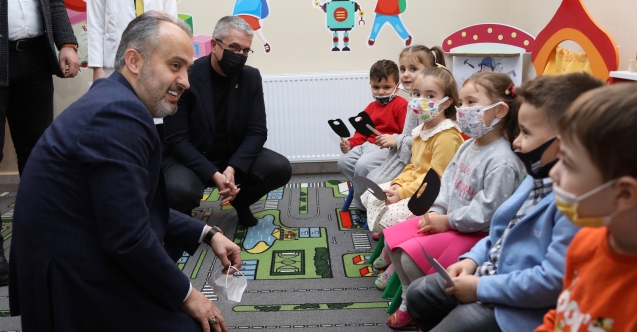 Mustafakemalpaşalı minikler de ‘Ana Kucağı’nda