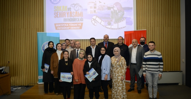 'Sokak ve Şehir Yaşamı Fotoğrafçılığı' kursu ilk mezunlarını verdi
