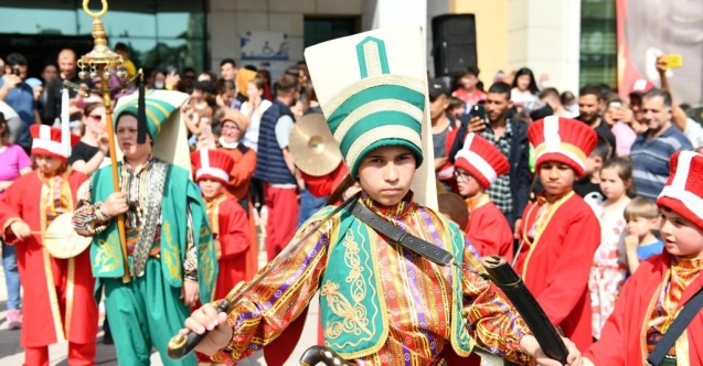 Çocuk mehteranlar 23 Nisan'a damga vurdu