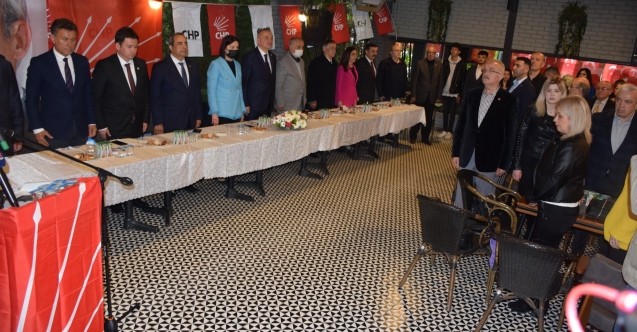 CHP'de hüzünlü bayramlaşma
