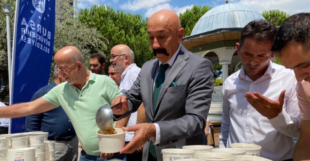 Büyükşehir’den 10 bin kişiye aşure ikramı