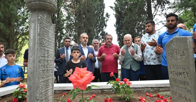 Softaoğlu Mehmed Pehlivan dualarla anıldı