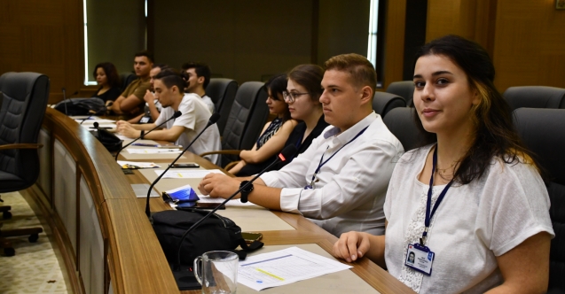 Stajyerler oryantasyon eğitiminde