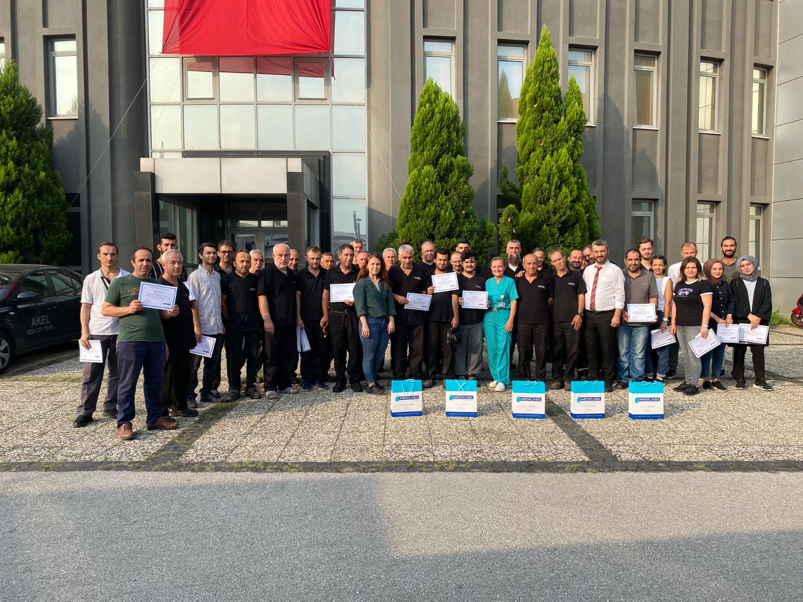 Akel çalışanlarına ilk yardım bilgileri verildi