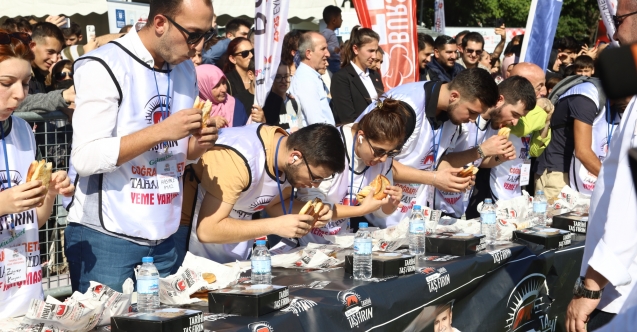 Bursa'da yiyenlerin kazandığı festival: 10 çeyrek altın kazandı