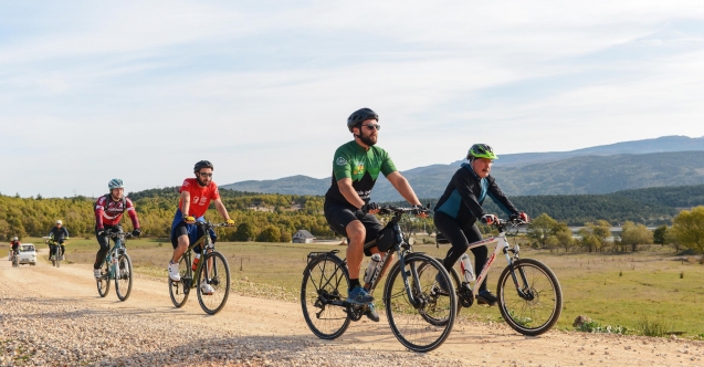 Pedalladıkları Mesafeler Ağaca Dönüşecek