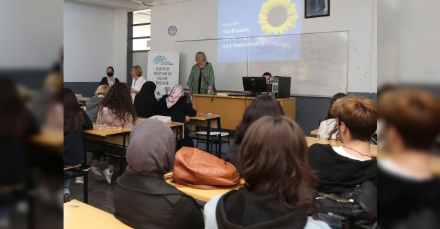 Yazar Kristin Dahl Öğretmen Adaylarıyla Bir Araya Geldi