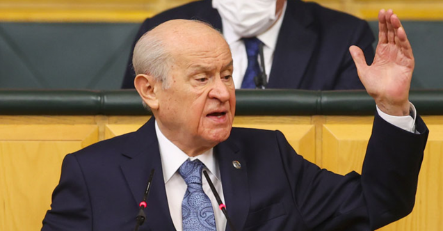 Bahçeli yeni takımını duyurdu: Tribündeki sloganlara tepki!