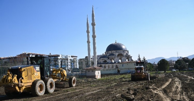 Bursa, Hatay'da barınma için kolları sıvadı