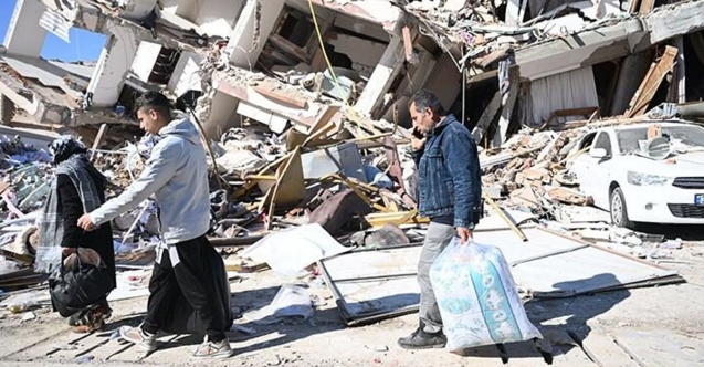 Afet bölgesinde bin 476 noktada eğitim sürüyor