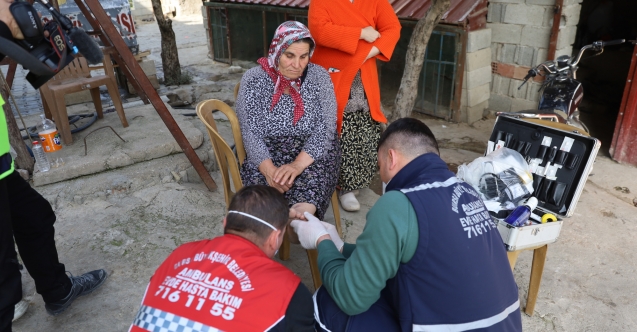 Sağlık Hizmetleri Depremzedelerin Ayağına Gidiyor
