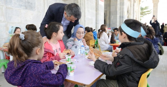 Yıldırım'da Tekne Orucu Tutan Çocuklara Erken İftar