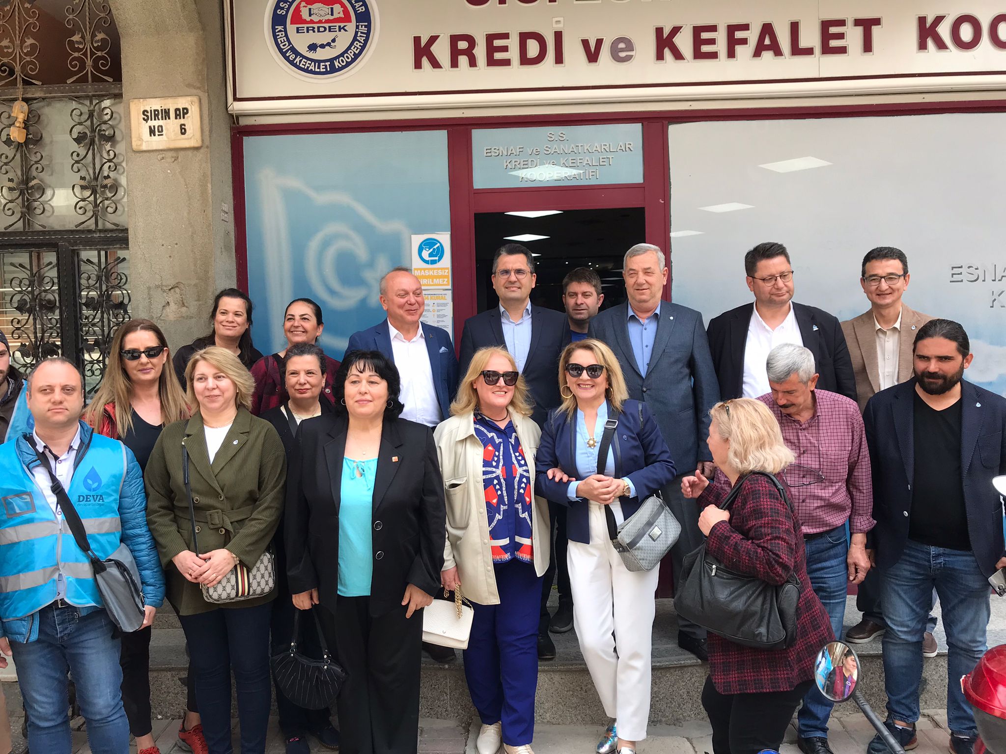 DEVA HER ŞARTTA, HER YERDE SAHADA