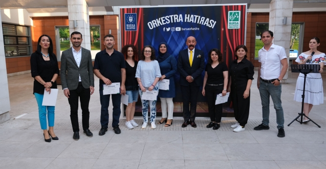 ORKESTRADA MEZUNİYET SEVİNCİ