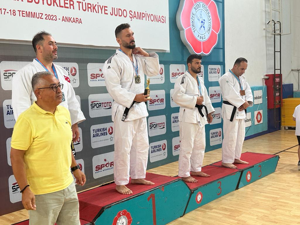 NİLÜFERLİ MİLLİ JUDOCU TÜRKİYE ŞAMPİYONU OLDU