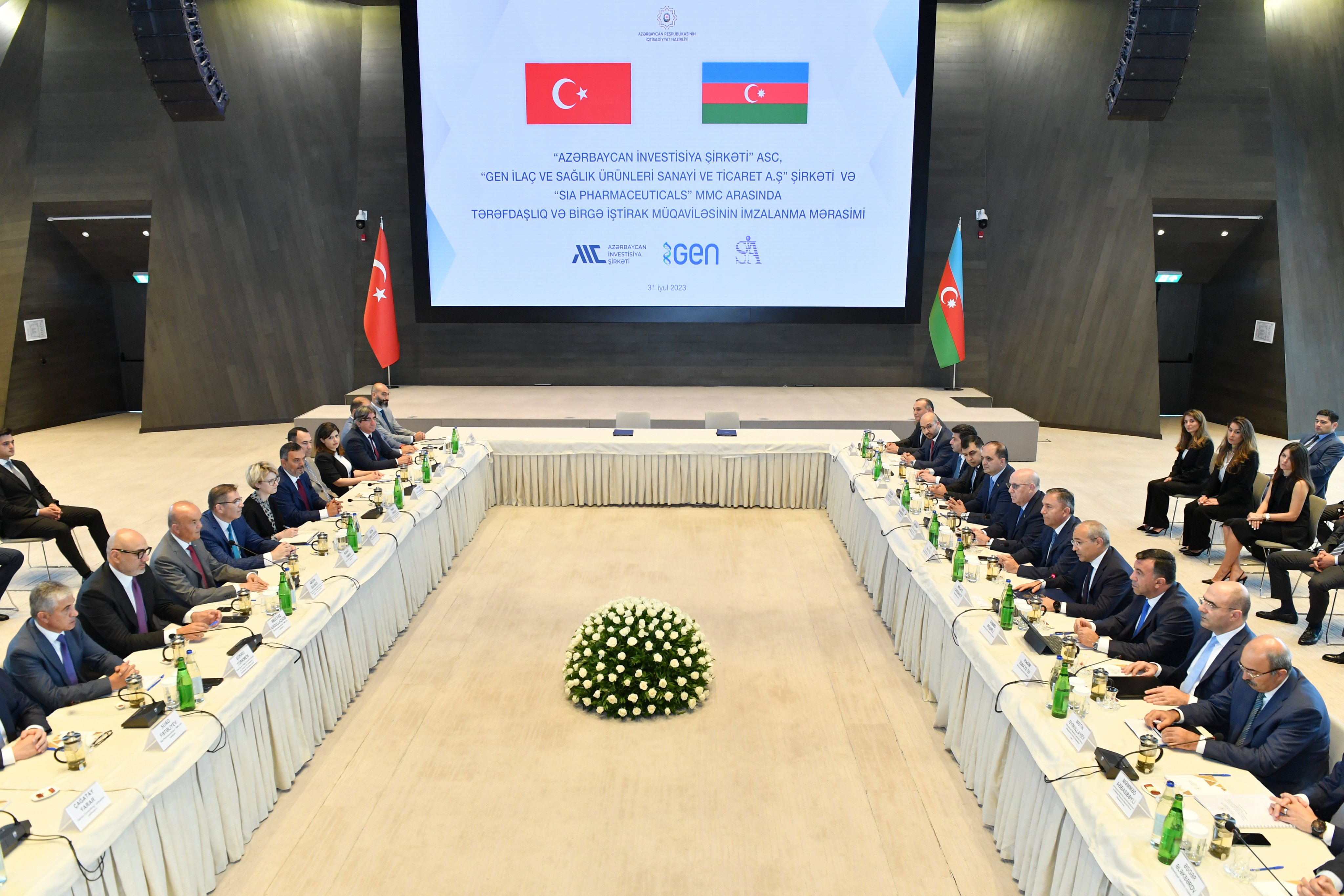 GEN, AZERBAYCAN’IN İLK İLAÇ ÜRETİM TESİSİNİ KURACAK