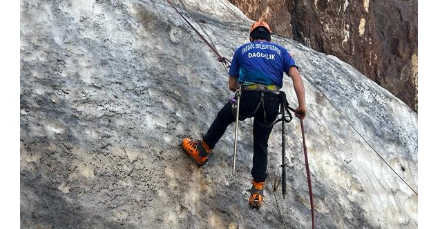 İNEGÖLLÜ SPORCULAR BUZ TIRMANIŞI EĞİTİMİNDE