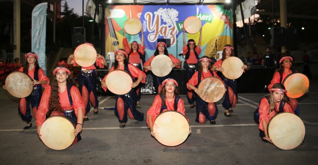 NİLÜFER YAZ KONSERLERİ İLE RENKLENDİ
