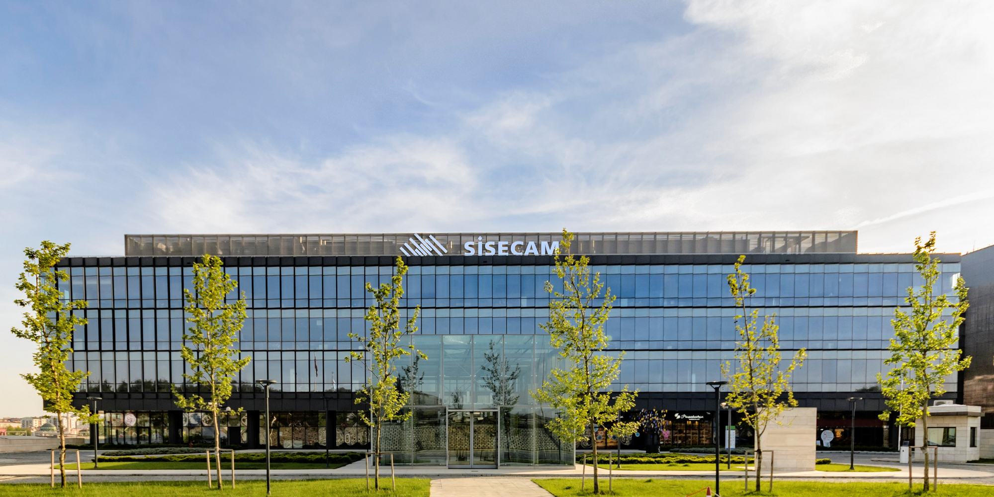 ŞİŞECAM ELEKTRİKLİ ARAÇLARA ÖZEL ÜRETECEĞİ CAMLARLA TEMİZ GELECEĞE KATKI SAĞLAYACAK
