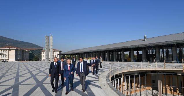 Vali Demirtaş, Osmangazi Meydanı'nda incelemelerde bulundu