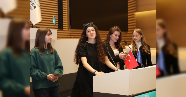 Nilüfer'de Kız Çocukları Dünya Barışı İçin Bir Araya Geldi