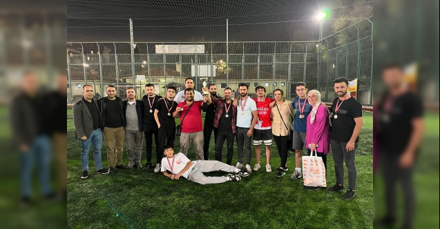 Olurderespor, Bursa Erzurum Olur İlçesi Cağ Kebap Futbol Ligi'nin şampiyonu oldu