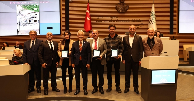 Nilüfer Belediyesi, deprem bölgesindeki çalışmalarına teşekkür etti