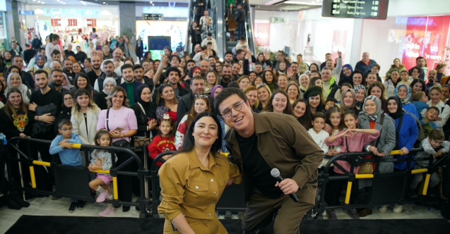 Mutluyuz filminin oyuncuları Özdilekpark Bursa Nilüfer’de izleyicisiyle buluştu