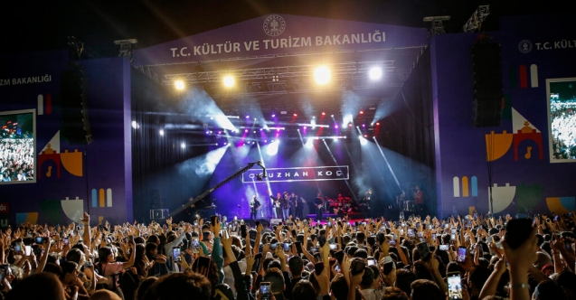 Bursa Kültür Yolu Festivali'ne sanatçı yağmuru