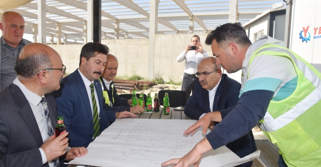 Vali Demirtaş, YHT projesini İlçe Kaymakamı Güney ve Başkan Özel'le inceledi