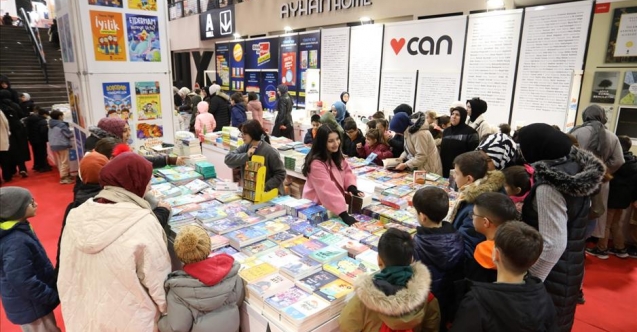 Kitap Fuarına Öğrenci Akını