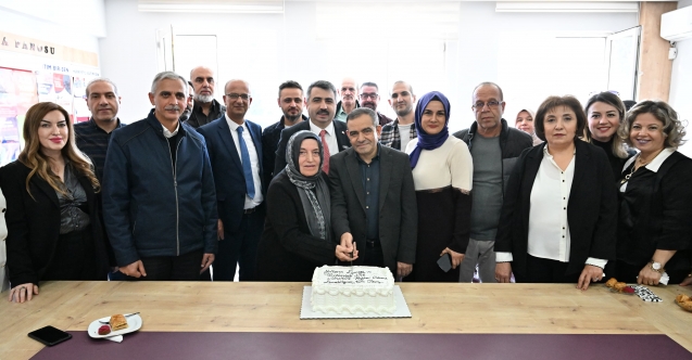 Yıldırım’da 42 yıllık öğretmen alkışlarla emekliliğe uğurlandı
