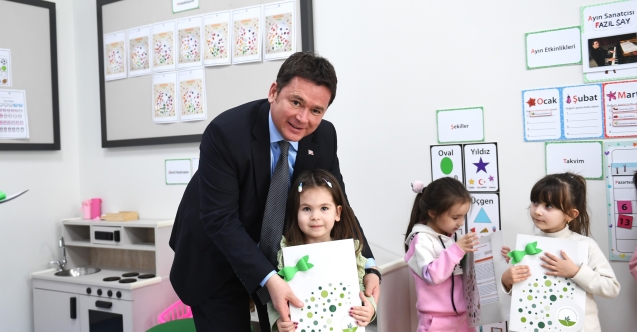 Başkan Aydın miniklerin karne heyecanına ortak oldu