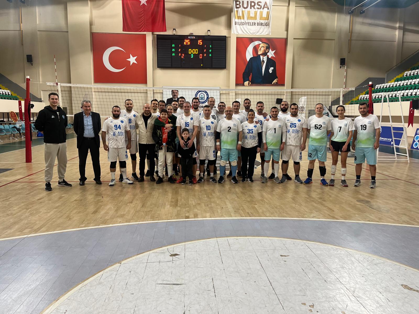 Nilüfer Belediyesi, Bursa Belediyeler Arası Voleybol Turnuvası’na zaferle başladı