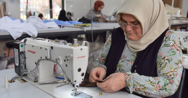Yıldırım'da kadınlar dikiş ve nakış kursu ile ekonomiye katkı sağlıyor