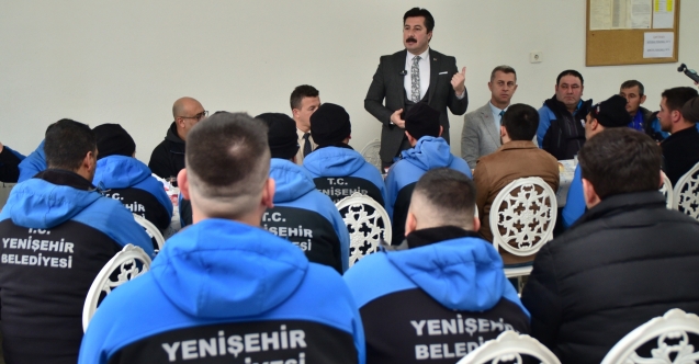 Başkan Özel'den temizlik işçilerine ziyaret