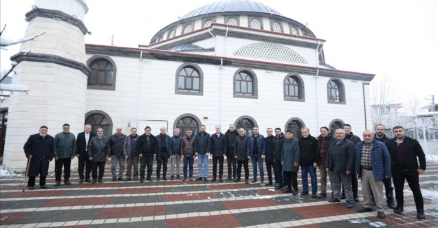 Bereket Sofrası Emir Sultan Camiinde kuruldu
