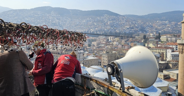 Bursa Ulu Cami'de Ramazan coşkusu: Mahyalar gökyüzünü aydınlattı