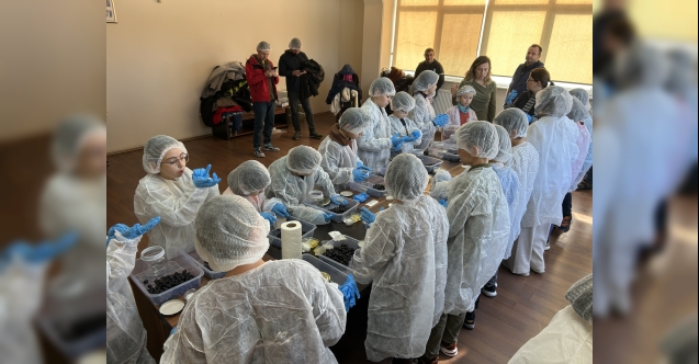 Öğrenciler, üretimi yerinde inceledi