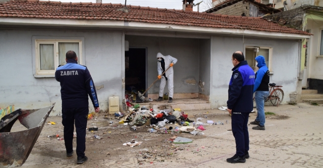Yenişehir'de çöp ev temizliği