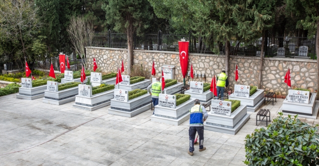 Bursa'da şehitlikler ziyarete hazır hale getirildi