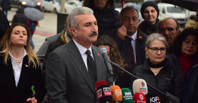 CHP Bursa, 18 Mart'ı Atatürk Anıtı'nda andı