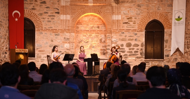 Sanatseverler Terra Trio konserinde buluştu