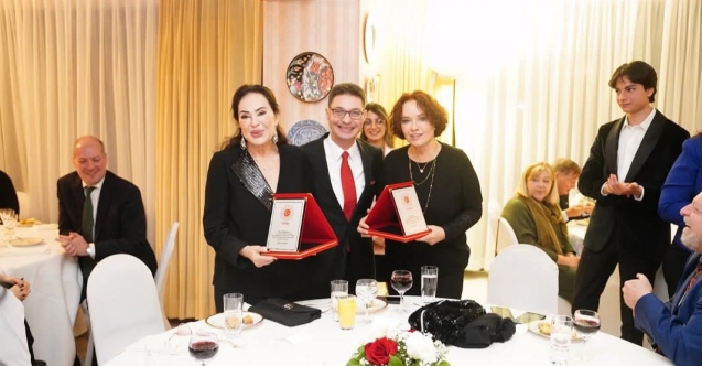 Türkan Şoray ve Müjde Ar, Münih’te onur konuğu olarak ağırlandı
